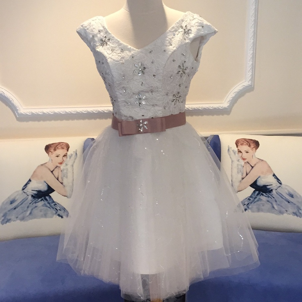 International Brand | Cocktail Dress | White Swan!